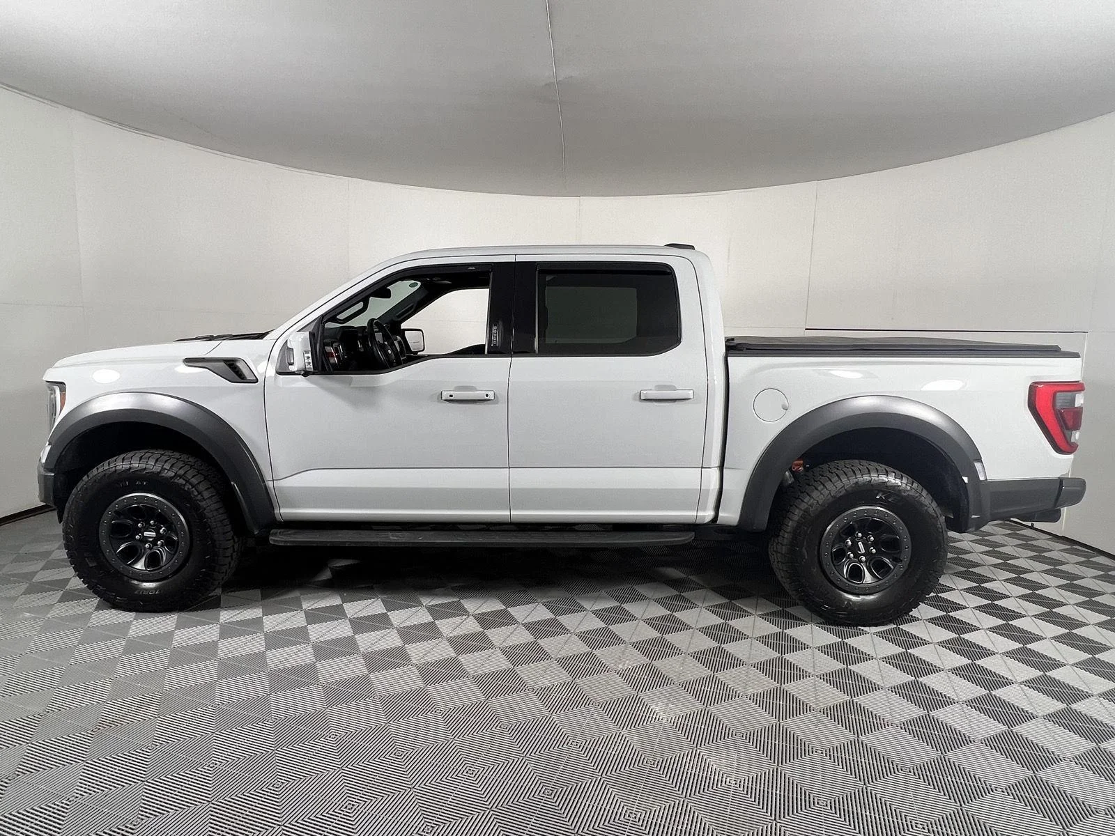Used 2023 Avalanche Gray Ford Raptor image 9
