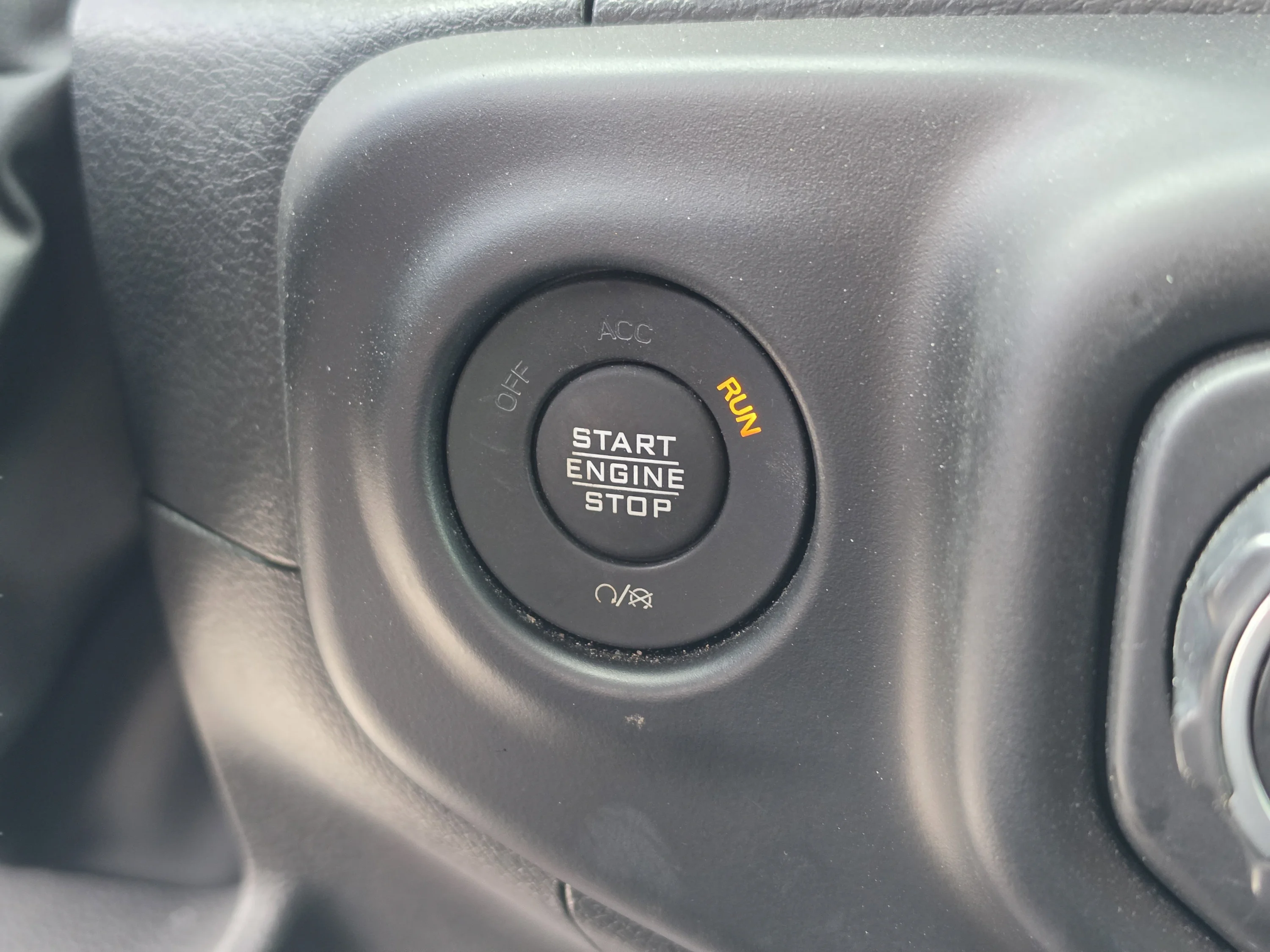 Used 2023 Sting-Gray Clearcoat Jeep Overland image 32