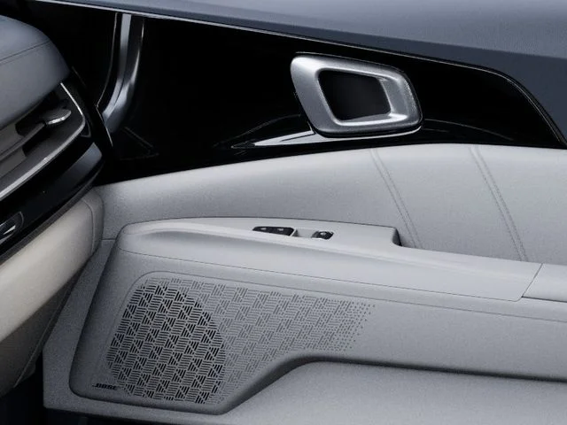New 2027 White Kia SX Prestige image 25