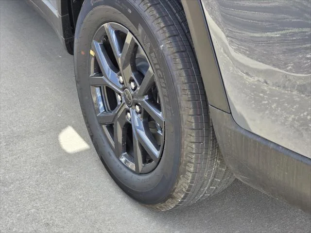 New 2027 Sting-Gray Clear-Coat Paint Jeep Laredo Altitude image 5