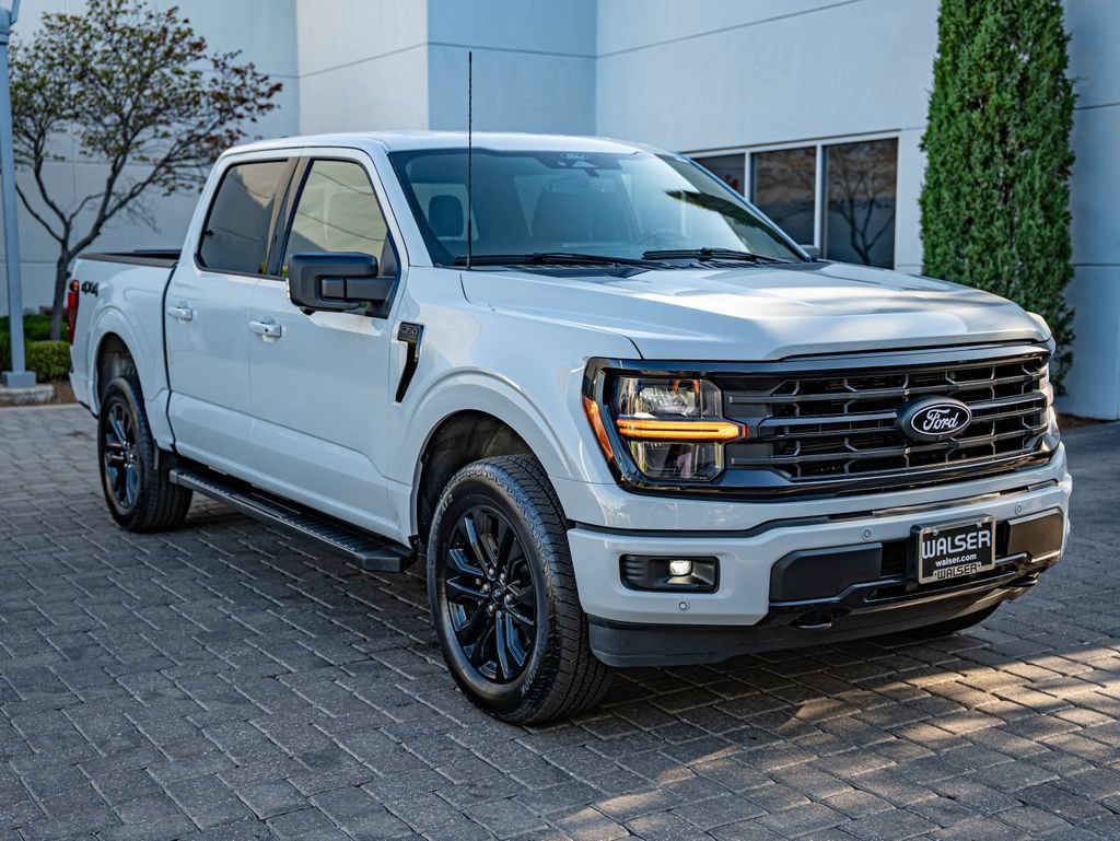 Used 2024 Avalanche Ford XLT image 3