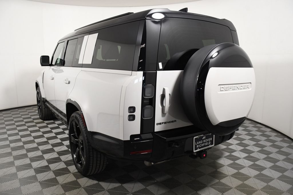 New 2026 Borasco Grey Land Rover X-Dynamic SE image 4