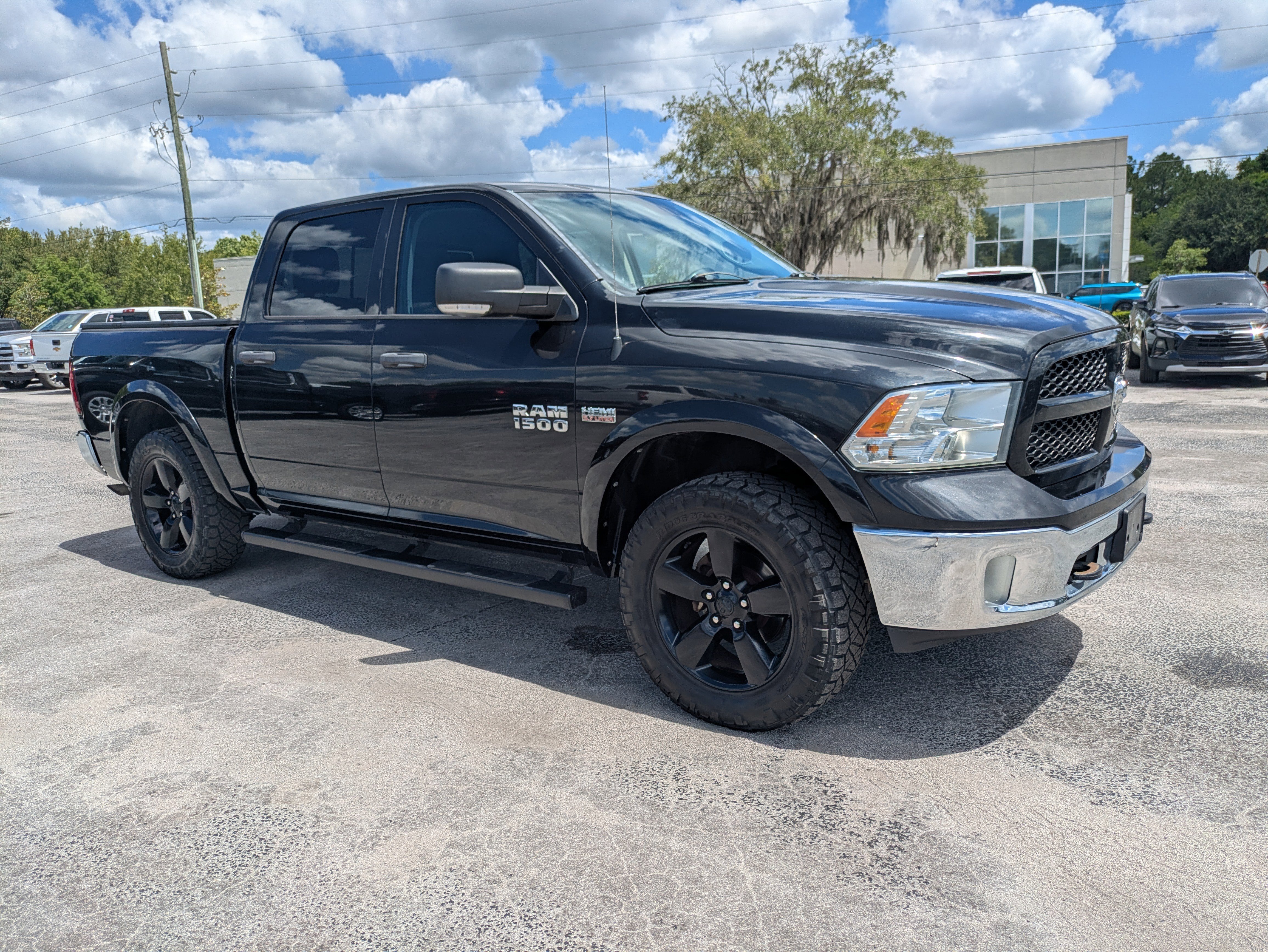 2015 RAM 1500 SLT Crew Cab's photo