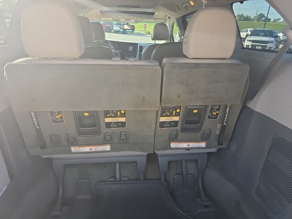 Used 2015 Blue Toyota XLE image 25