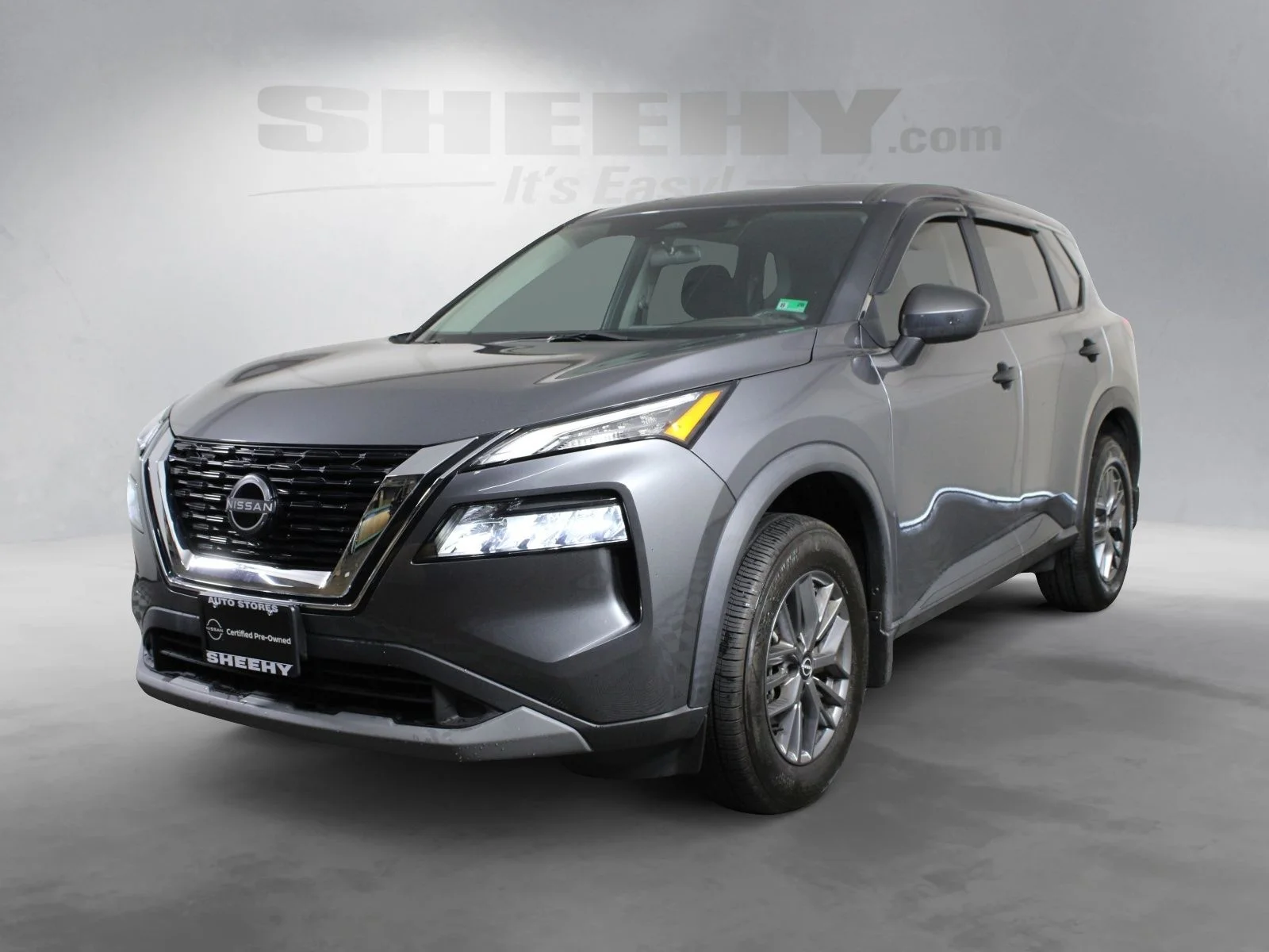 Used 2023 Gray Nissan S image 6