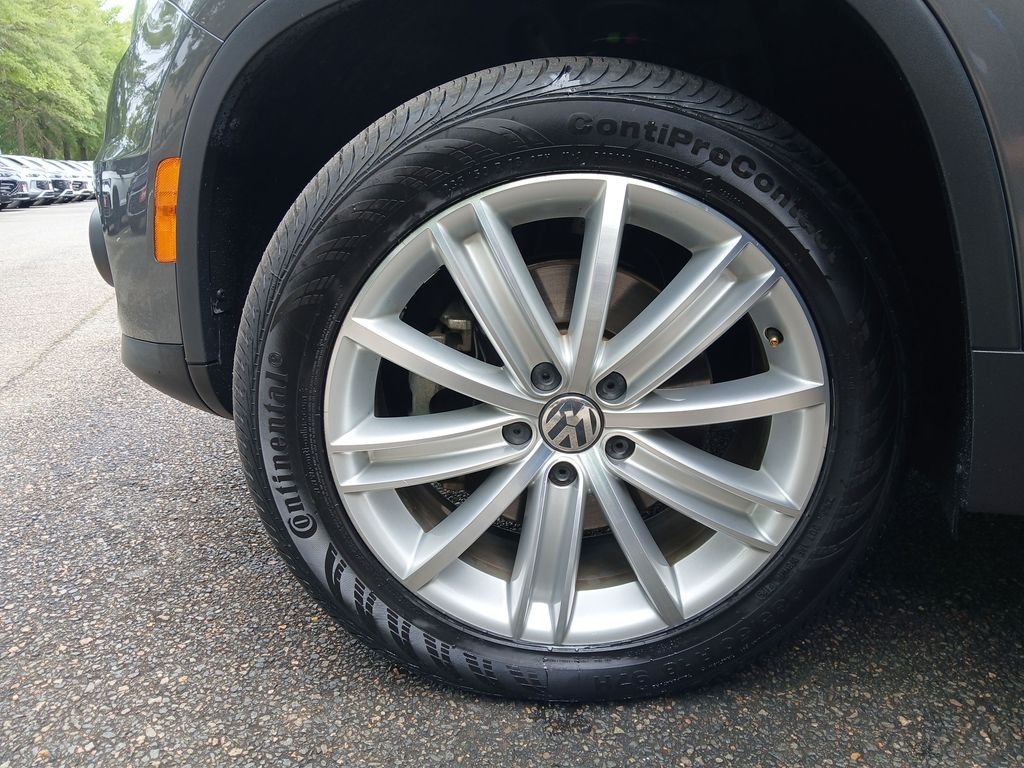 Used 2015 Gray Volkswagen SEL image 28