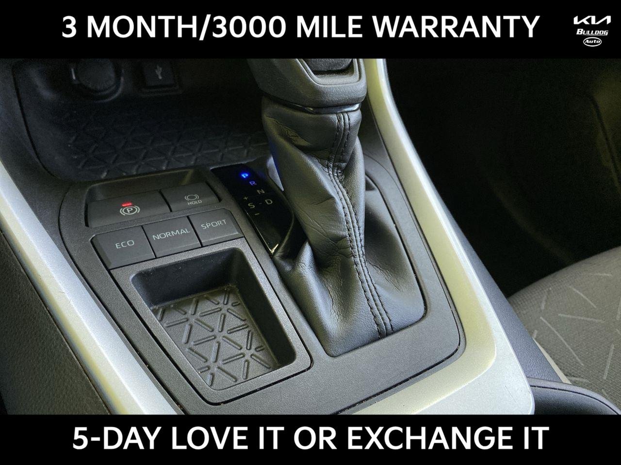 Used 2022 White Toyota XLE image 39