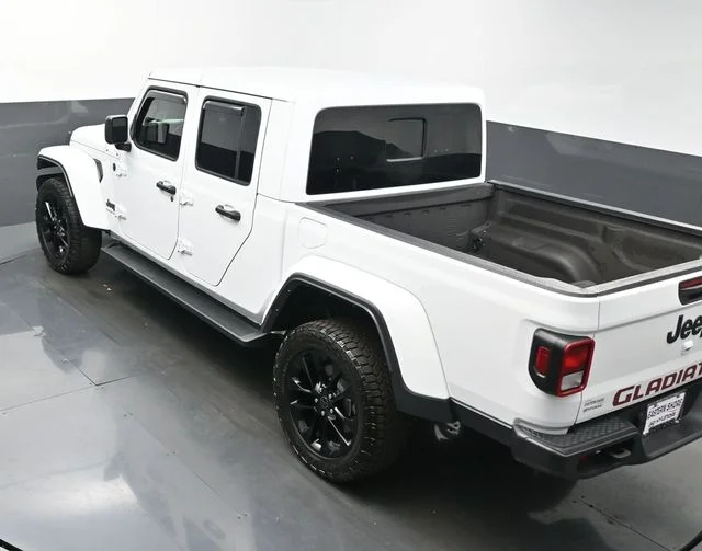 Used 2025 White Jeep Nighthawk image 41