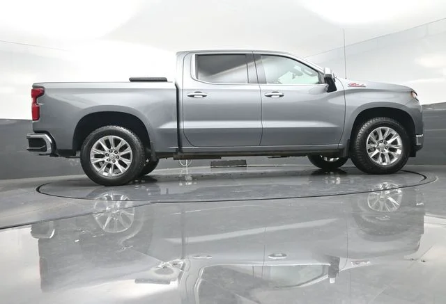 Used 2021 Gray Chevrolet LTZ image 40