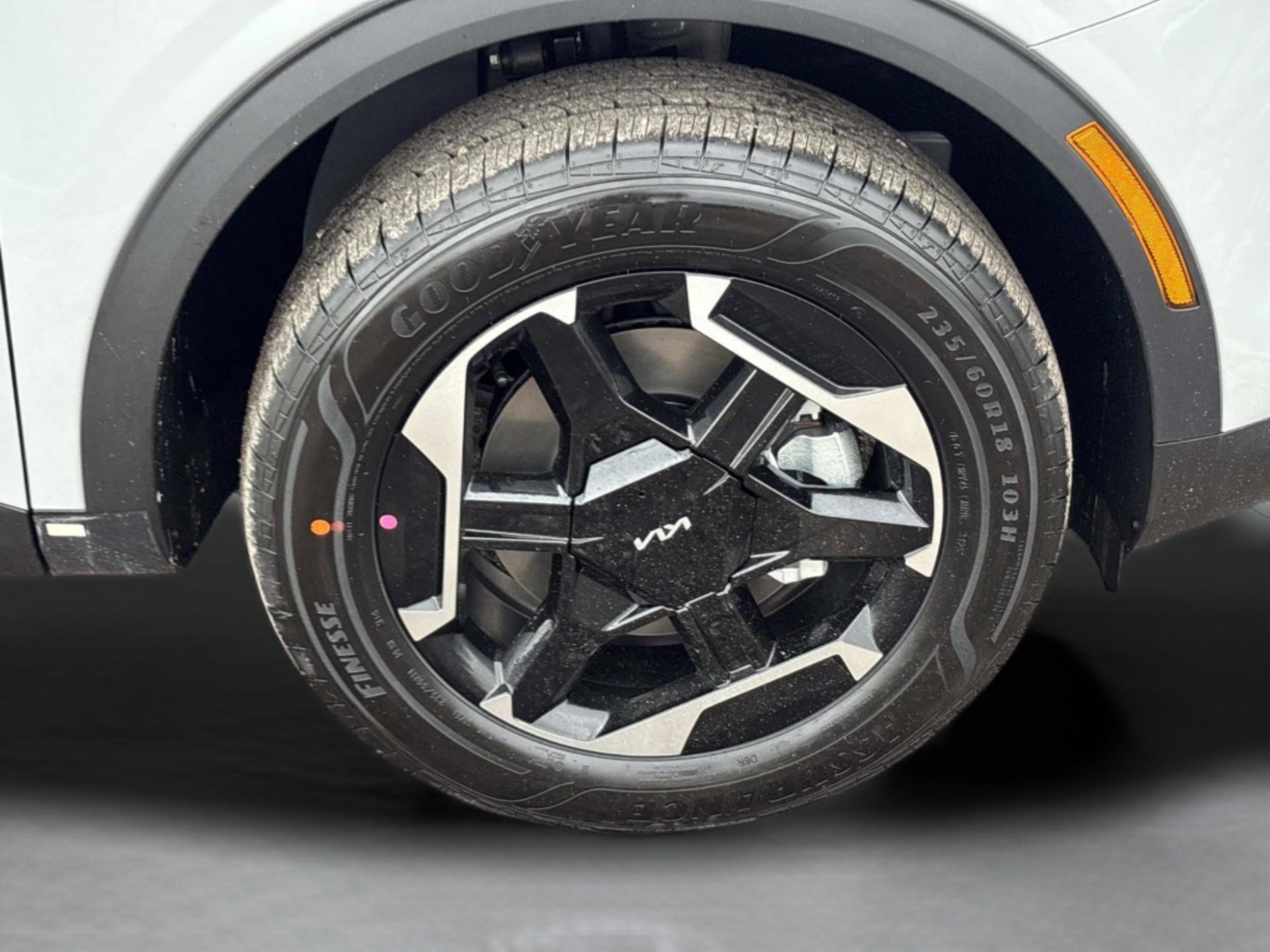 New 2026 Wolf Gray Kia S image 9