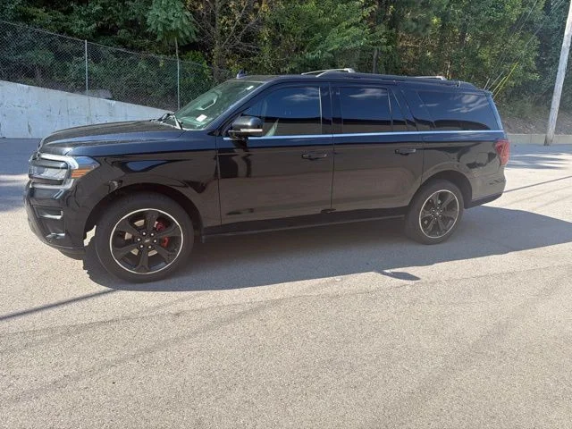 Used 2023 Black Ford Limited image 4