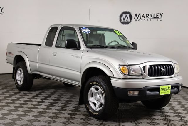 Used 2002 Silver Toyota  image 1