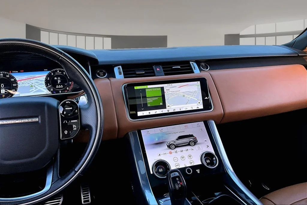 Used 2022 Black Land Rover HSE Dynamic image 9