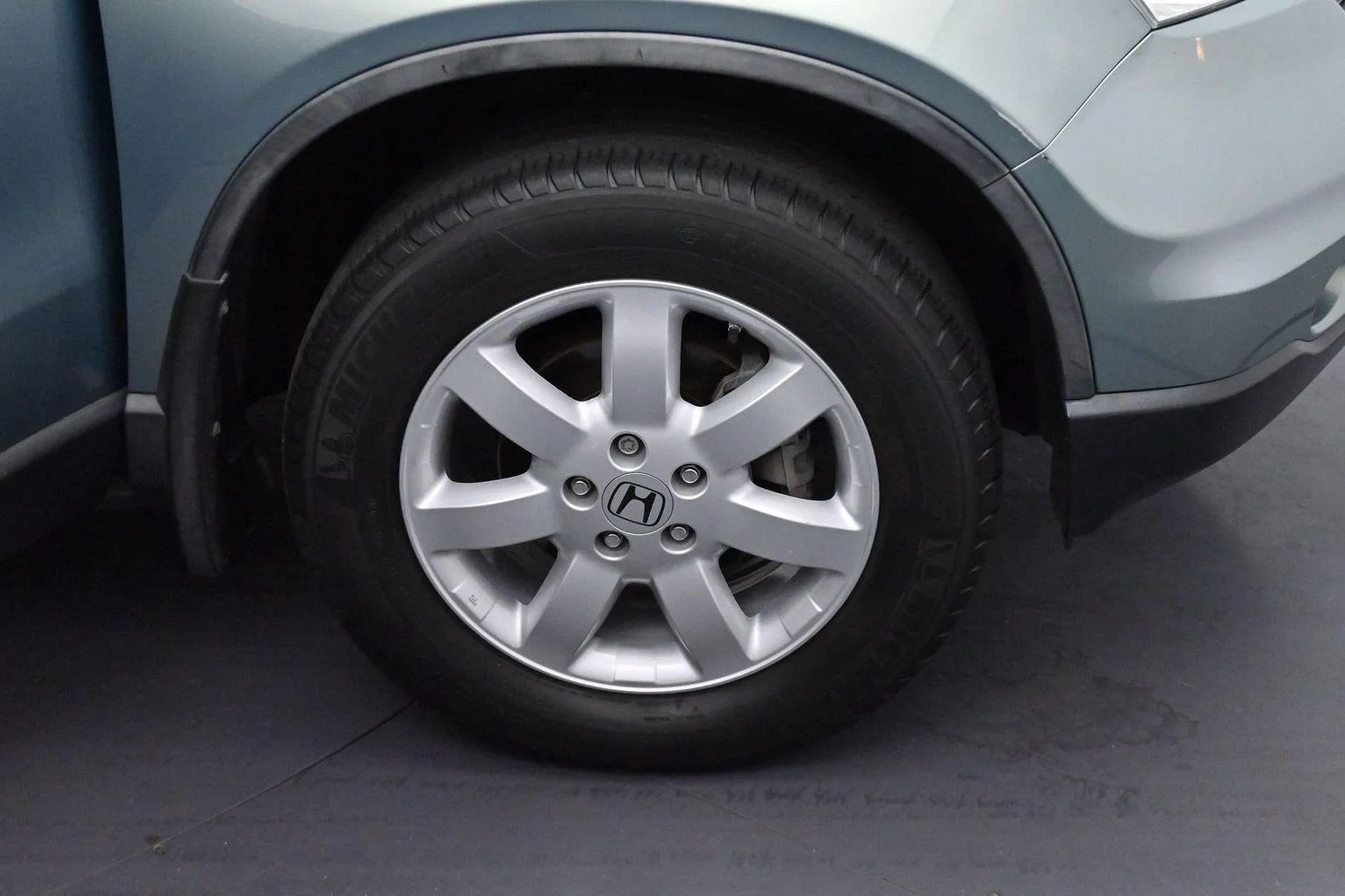 Used 2011 Opal Sage Metallic Honda SE image 27