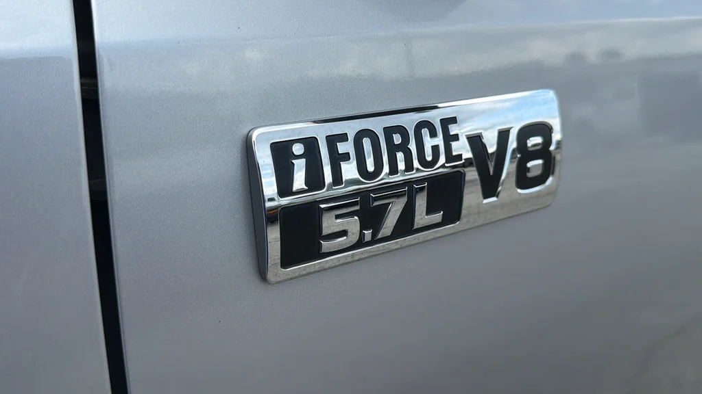 Used 2014  Toyota LTD image 38