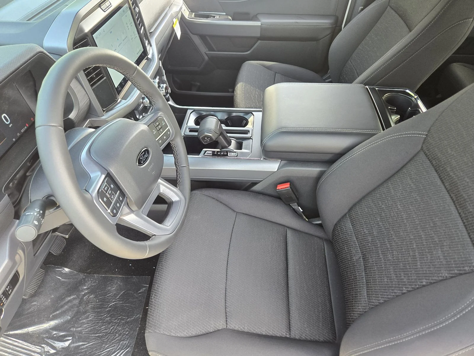 New 2026 Oxford White Ford XLT image 8