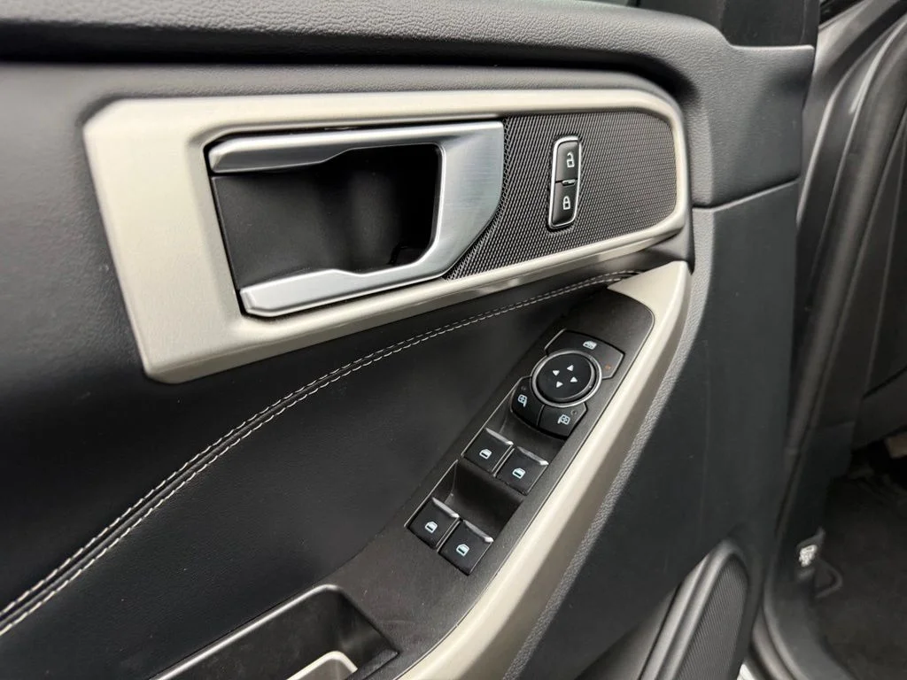 Used 2023 Gray Ford XLT image 21