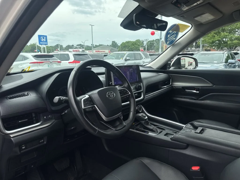 Used 2024 White Toyota XLE image 15