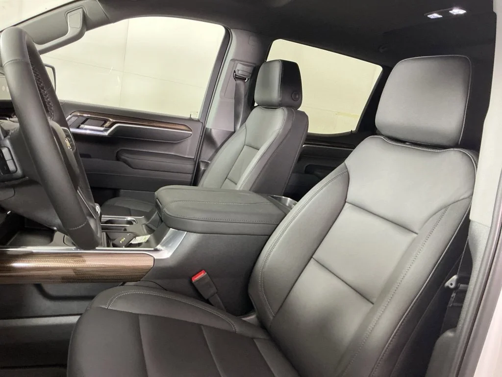 New 2026 Summit White Chevrolet LT image 4
