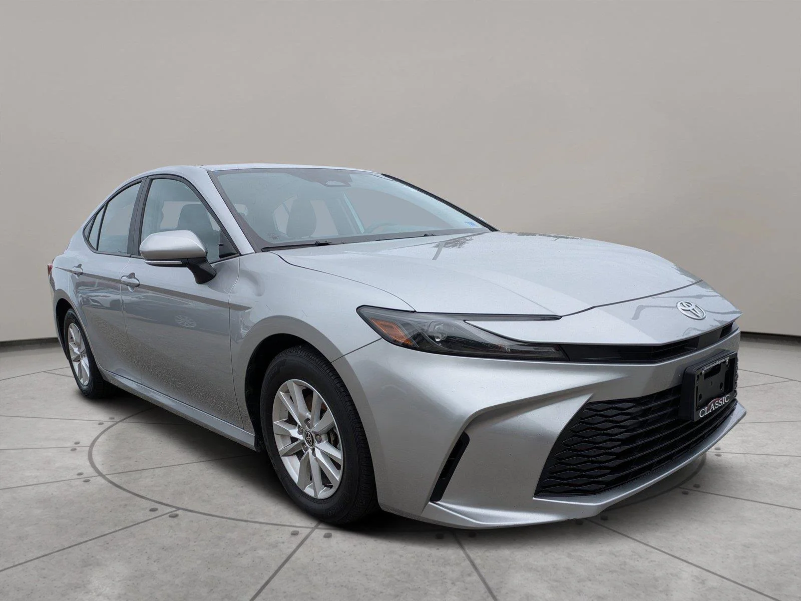 Used 2025  Toyota LE image 1
