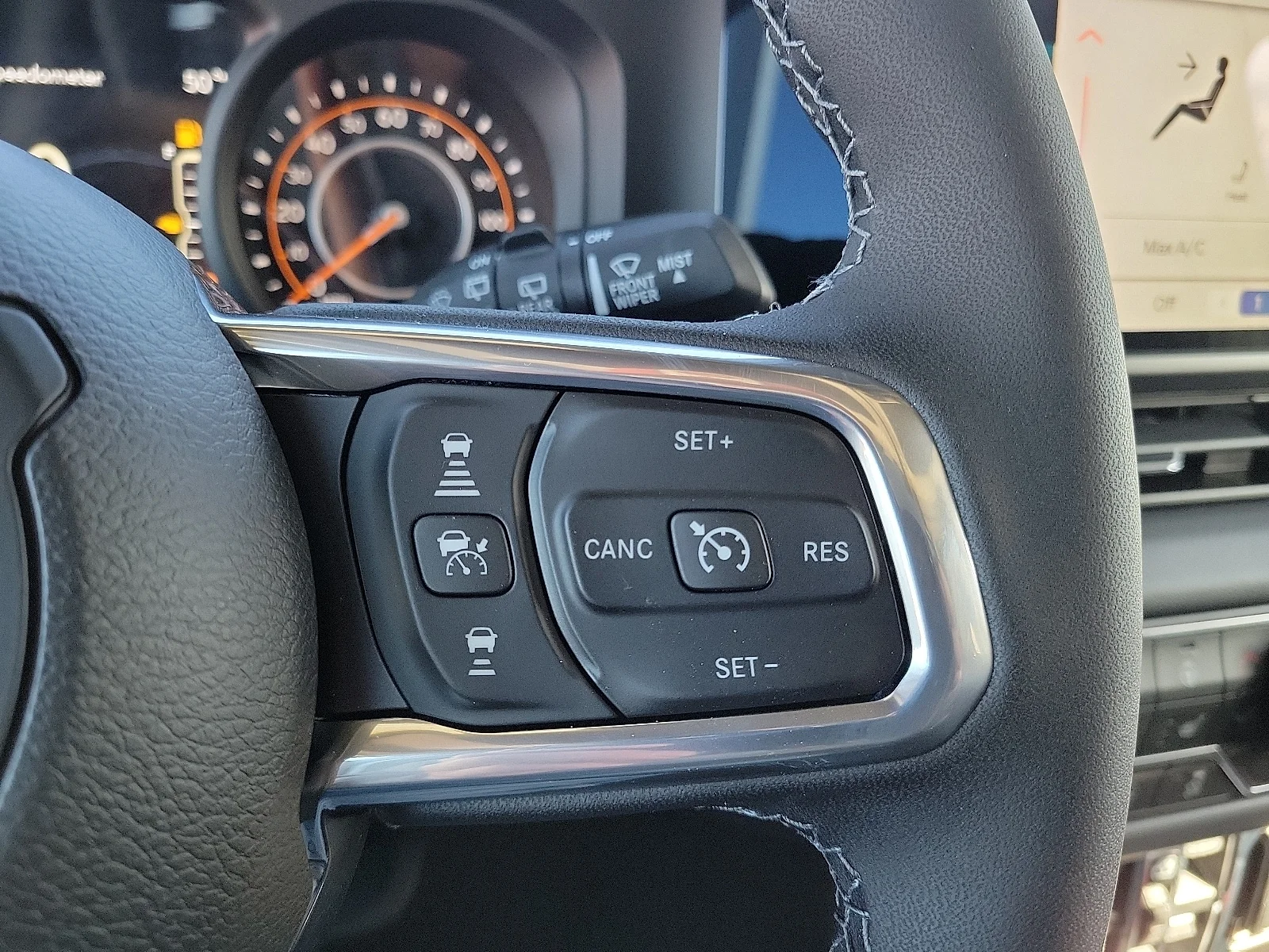 New 2026 PW7 Bright Whit Jeep 4-DOOR SAHARA image 19
