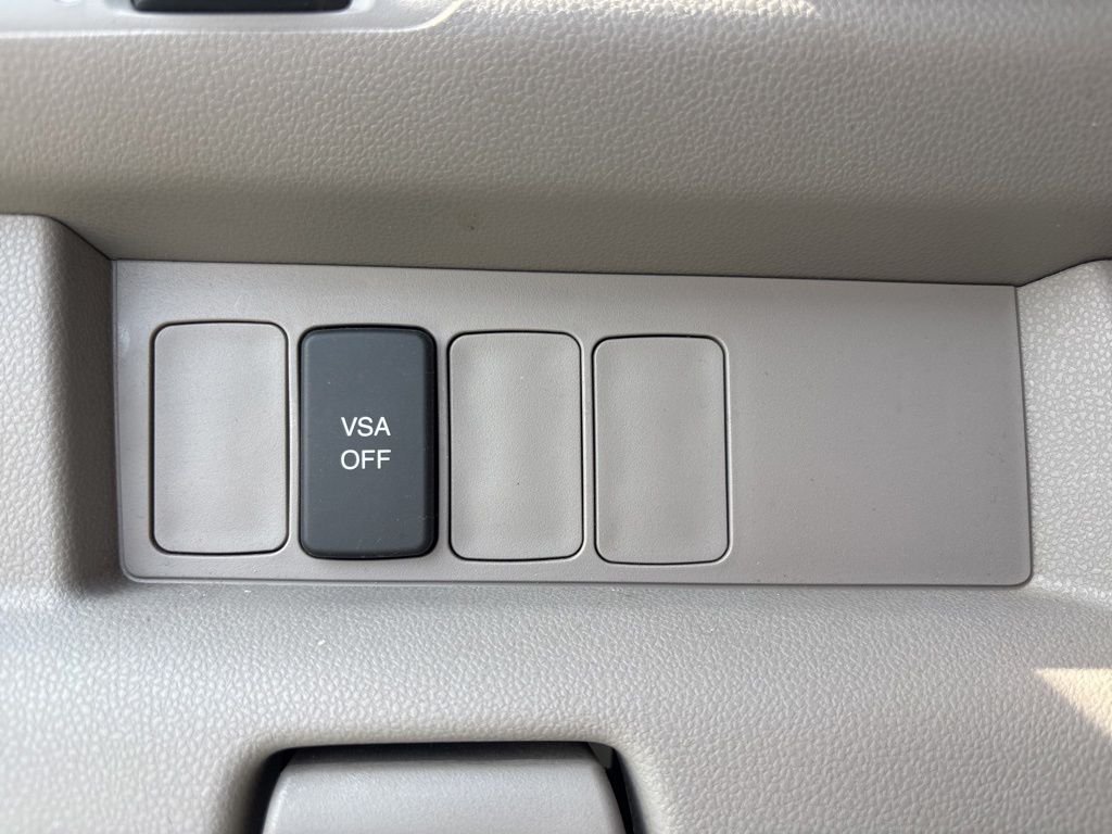 Used 2011 Gray Honda LX image 19