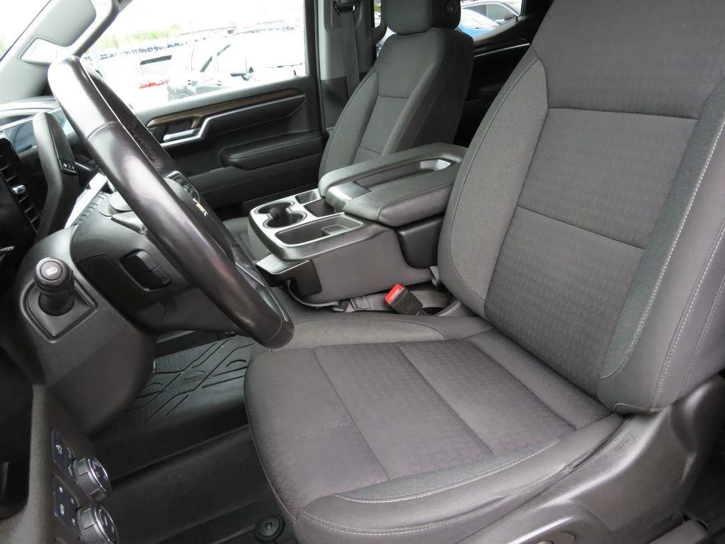 Used 2022 Blue Metallic Chevrolet LT image 21