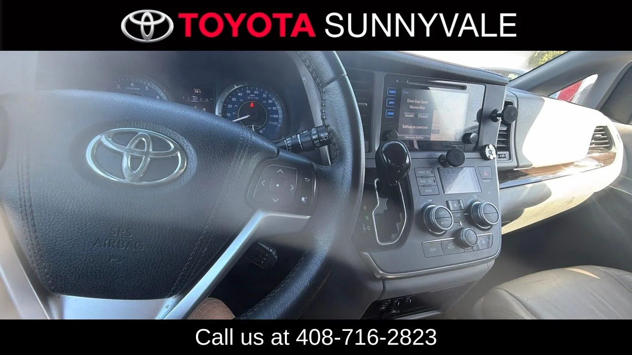 Used 2017 Blue Toyota XLE Premium image 4