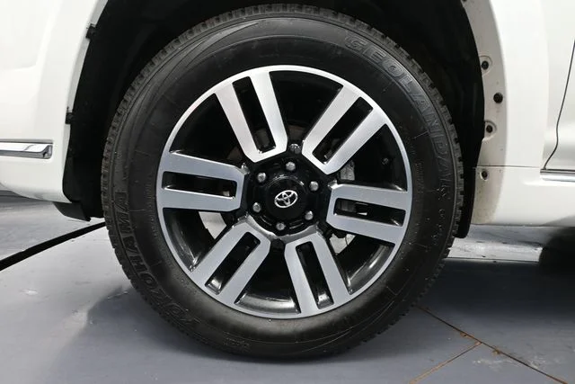 2023 Toyota 4Runner Limited - Photo 17
