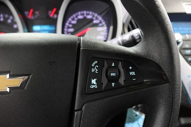 Used 2014 Blue Metallic Chevrolet LS image 18