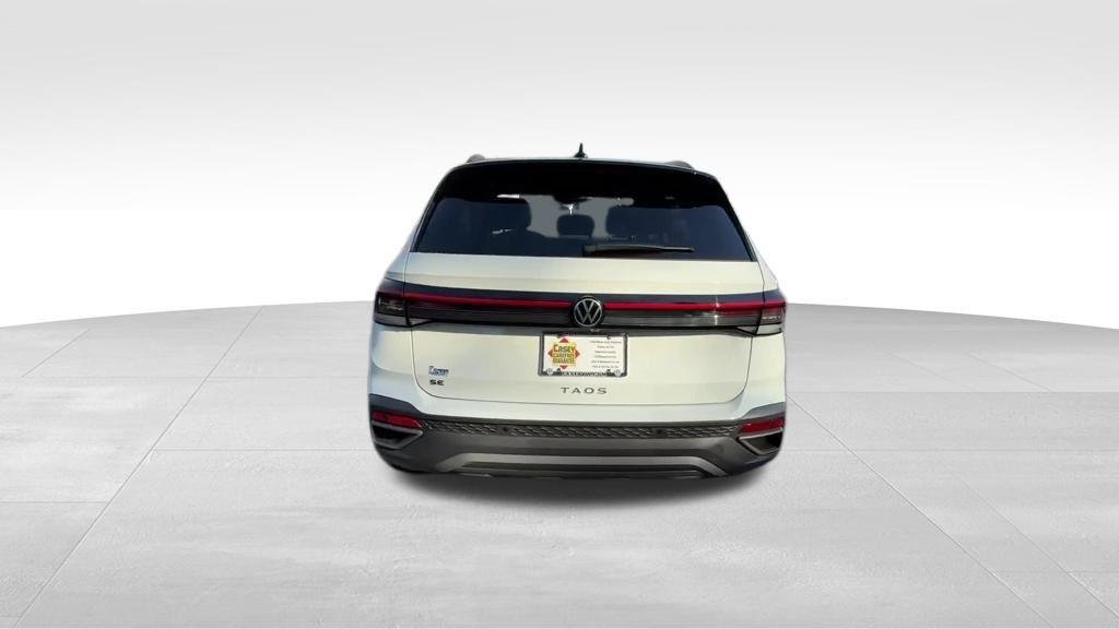 2026 Volkswagen Taos SE Black - Photo 6