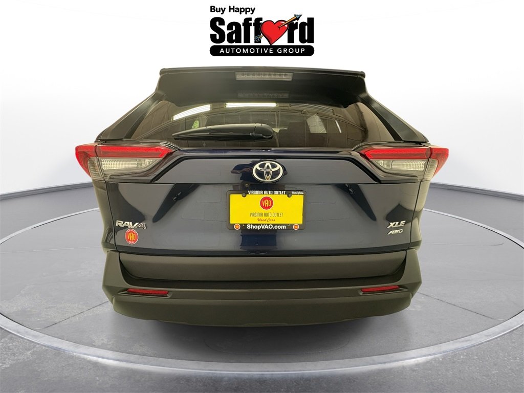 2024 Toyota RAV4 XLE photo 3