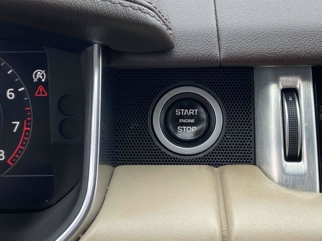 Used 2019 Fuji White Land Rover 5.0L V8 Supercharged image 26