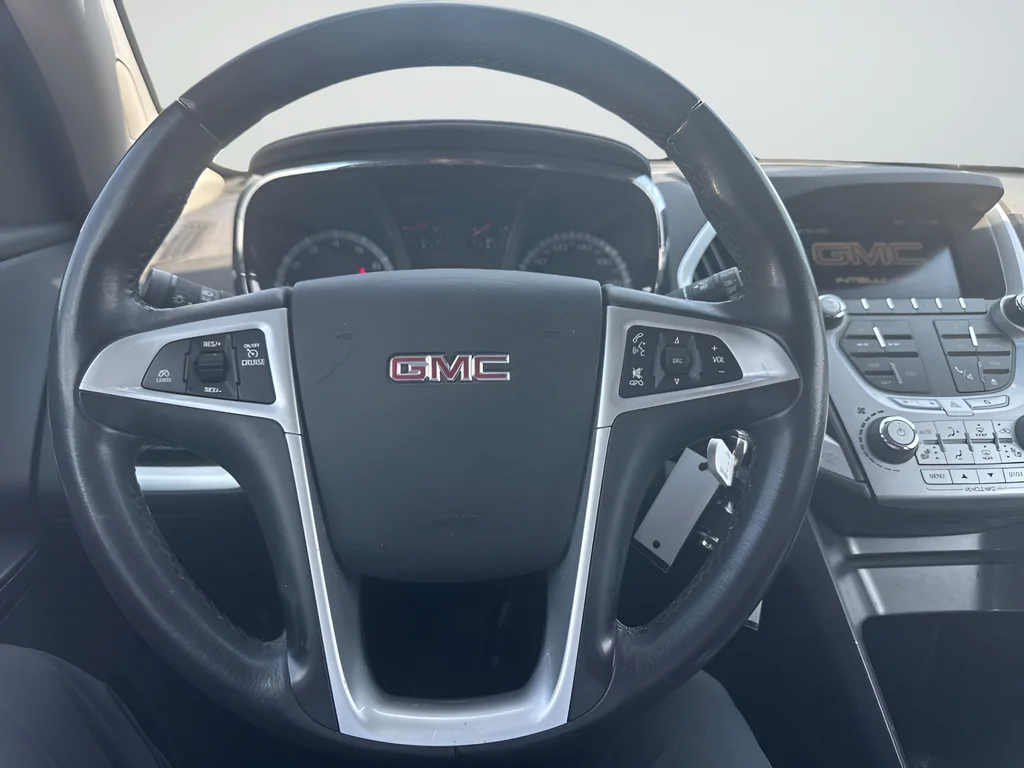 Used 2015 Red GMC SLE-2 image 12