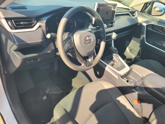 Used 2025 White Toyota LE image 12