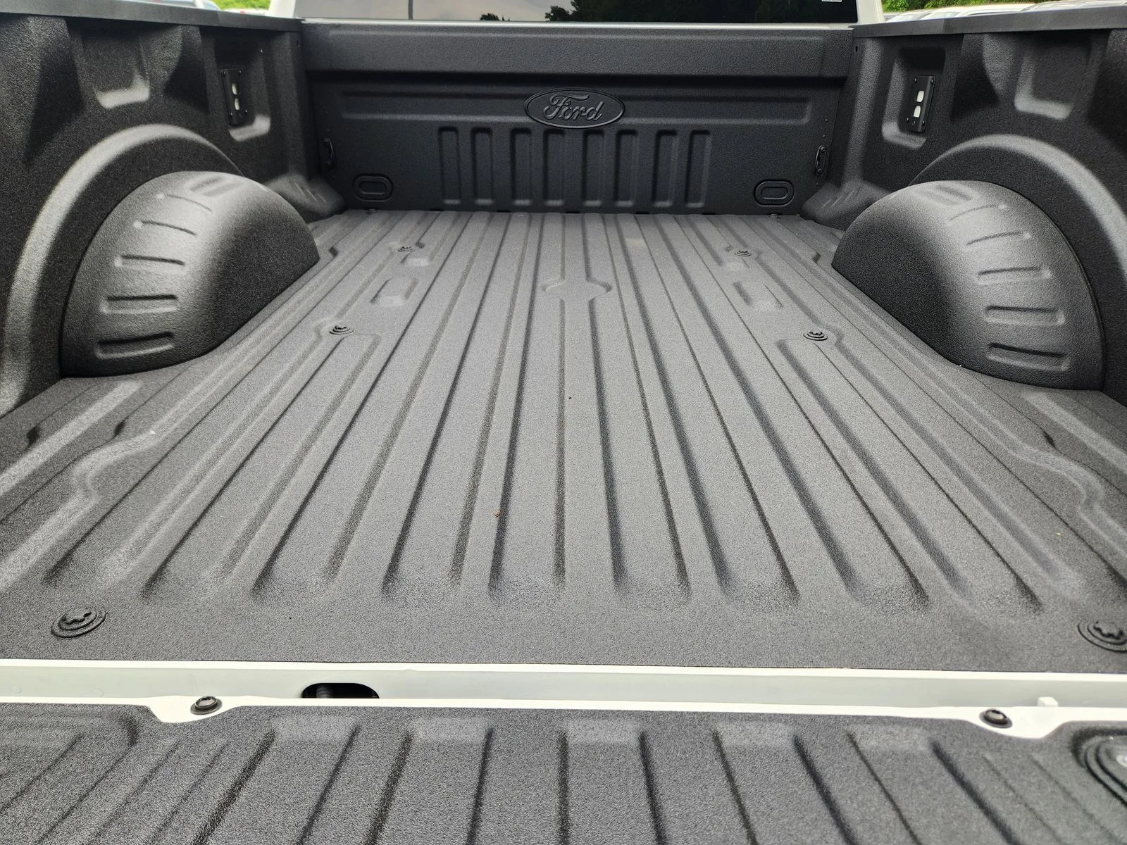 New 2026 Star White Metallic Tri-Coat Ford F-250® Lariat® image 23
