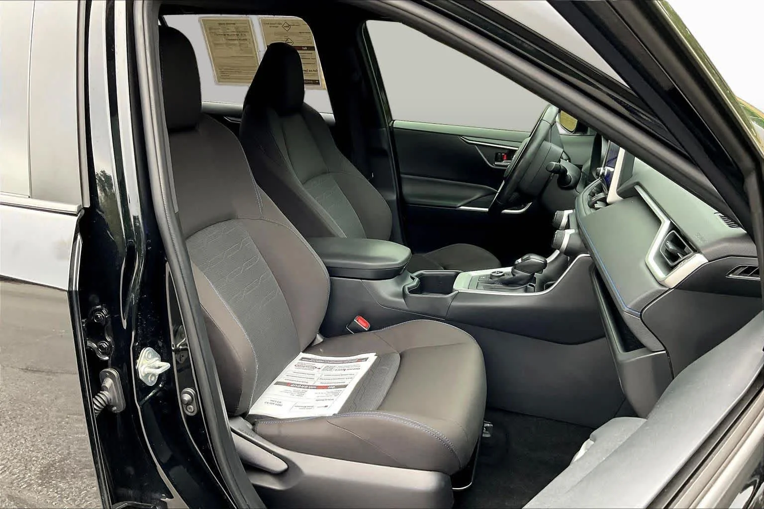 Used 2025 Midnight Black Metallic Toyota Hybrid SE image 9