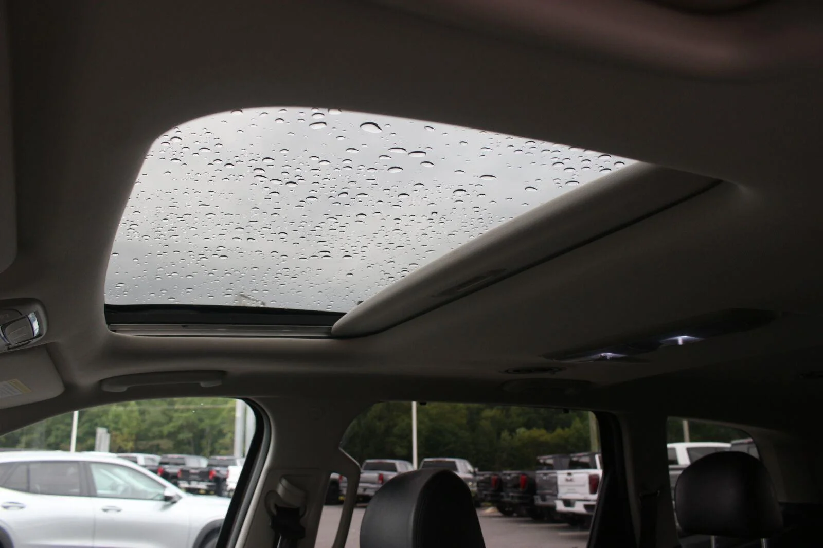 Used 2022 Sangria Kia EX image 33