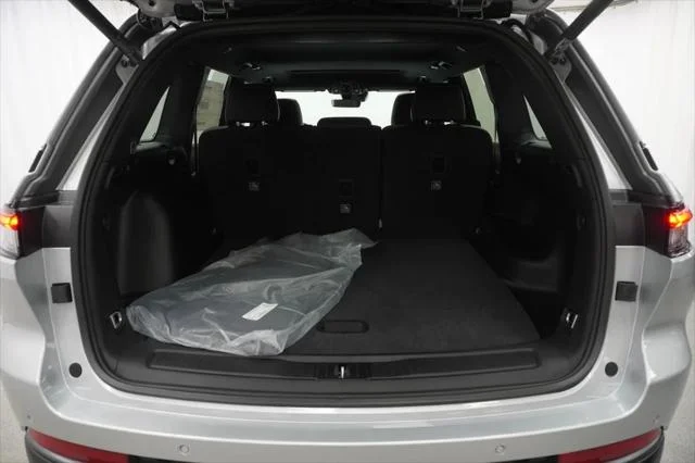 New 2026 Silver Zynith Exterior Paint Jeep Laredo image 31