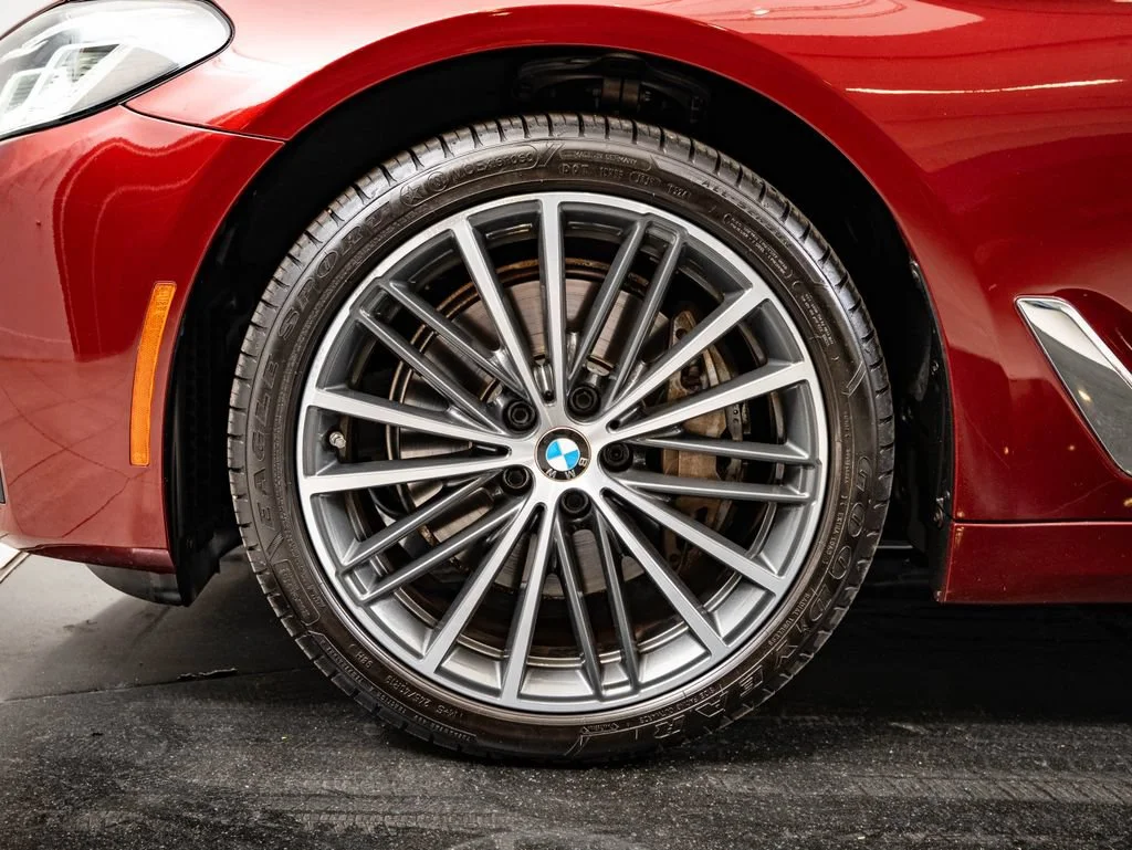 Used 2023 Aventurin Red Metallic BMW 540i xDrive image 13