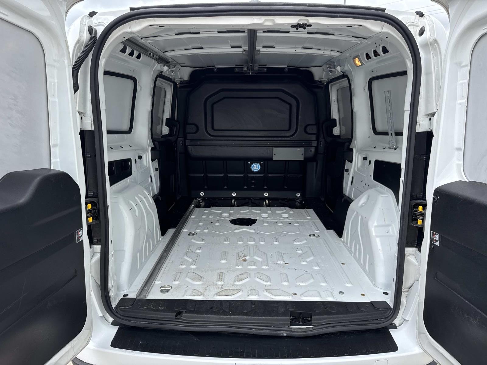Used 2022 Bright White Ram Tradesman image 8