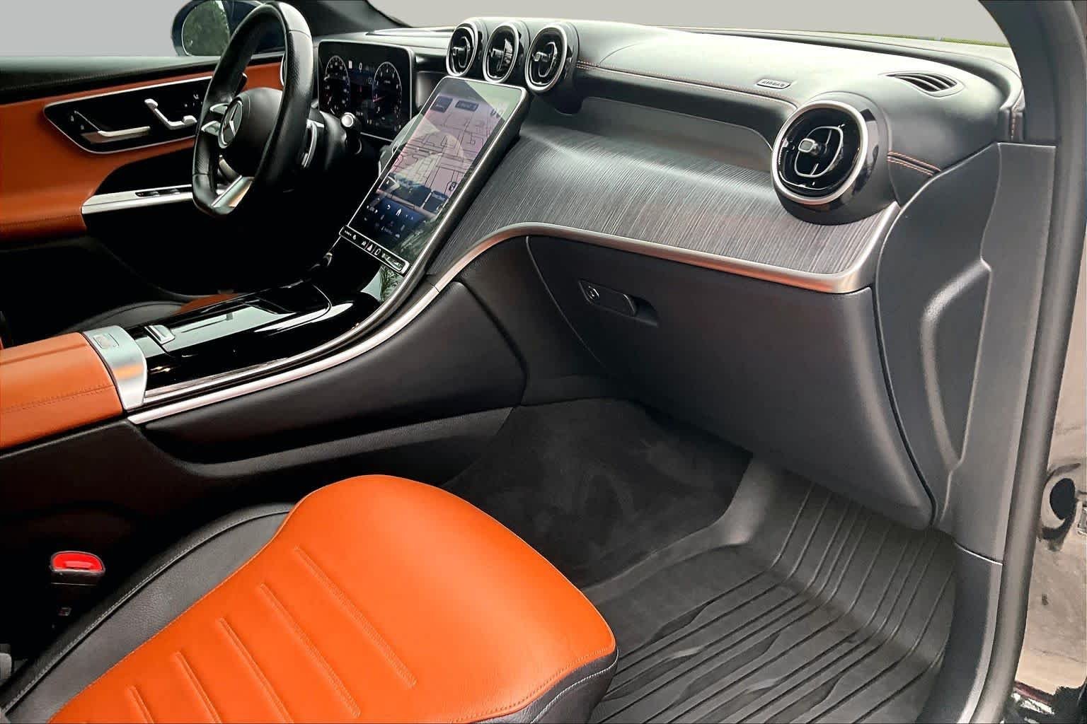 Used 2023 Obsidian Black Metallic Mercedes-Benz GLC 300 image 19