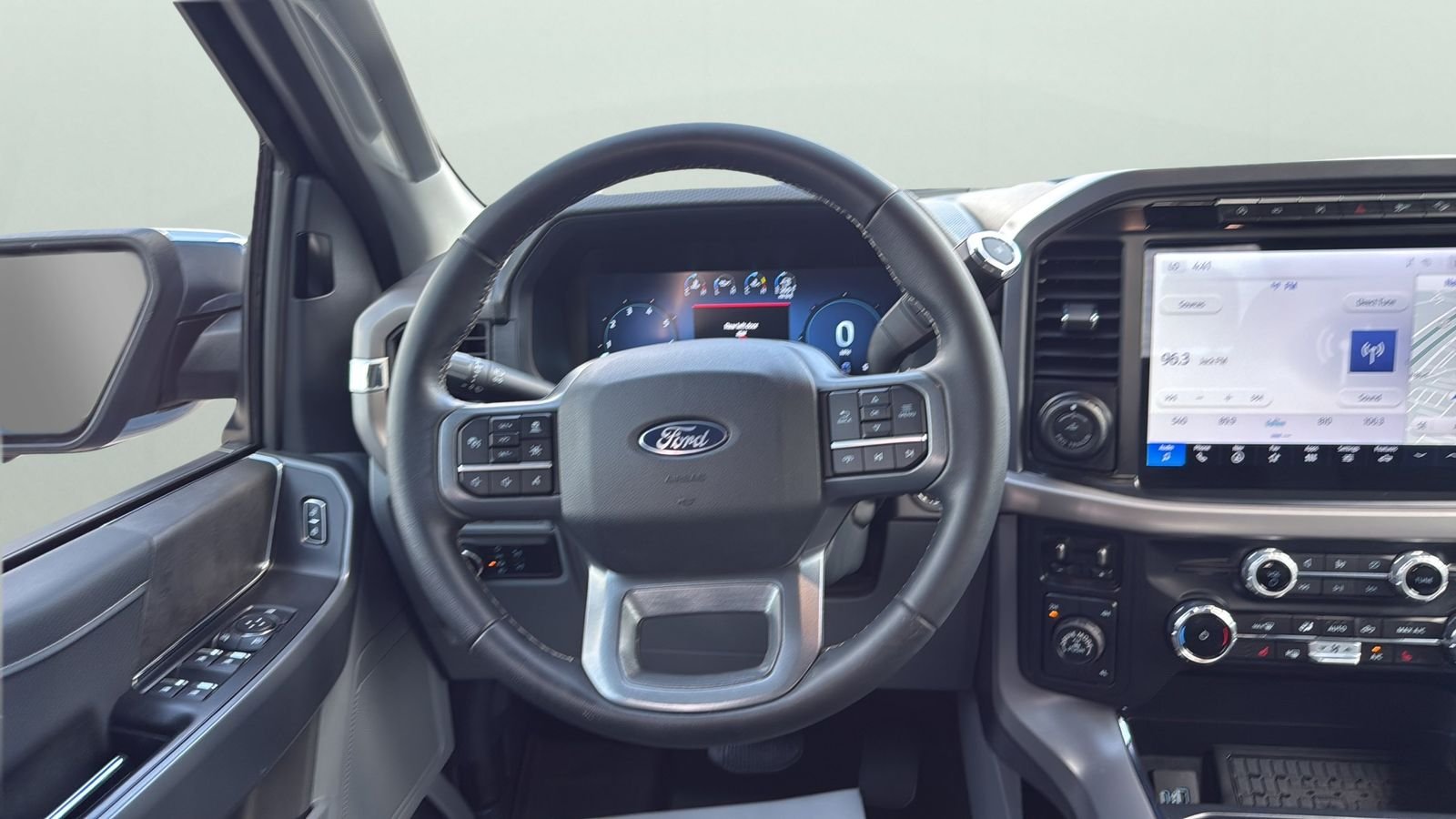 Used 2024 Blue Ford XLT image 12