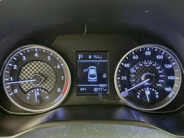 Used 2020 Red Hyundai SE image 15
