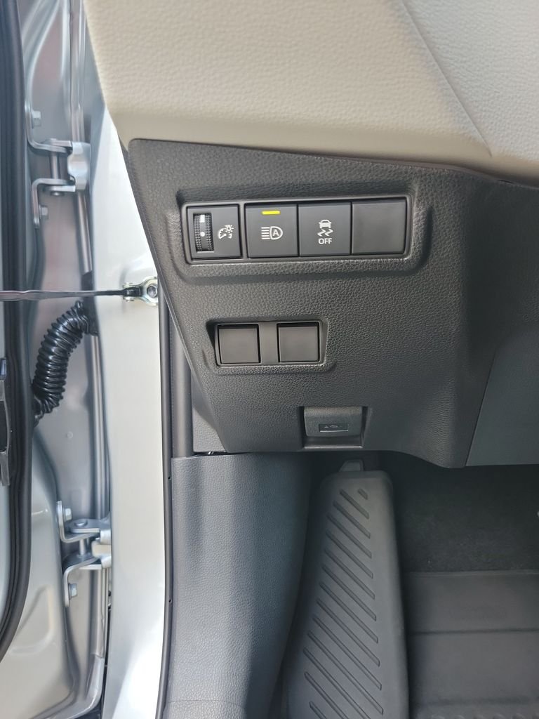 Used 2026 Silver Toyota L image 33