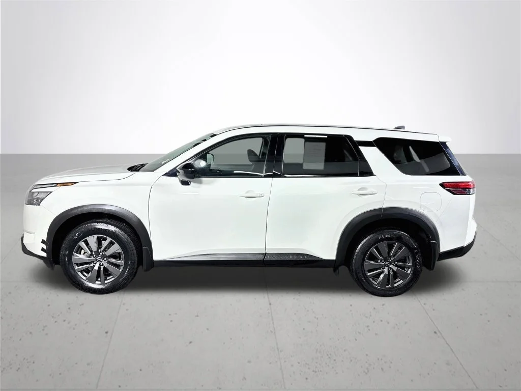 Used 2024 White Nissan S image 9