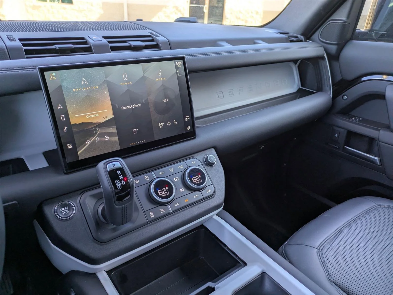 Used 2025 Santorini Black Metallic Land Rover S image 8