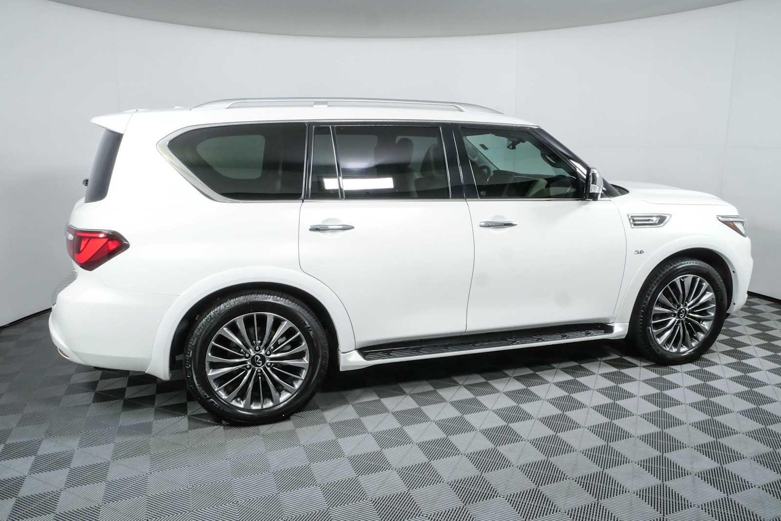 Used 2020 Moonstone White INFINITI LUXE image 2
