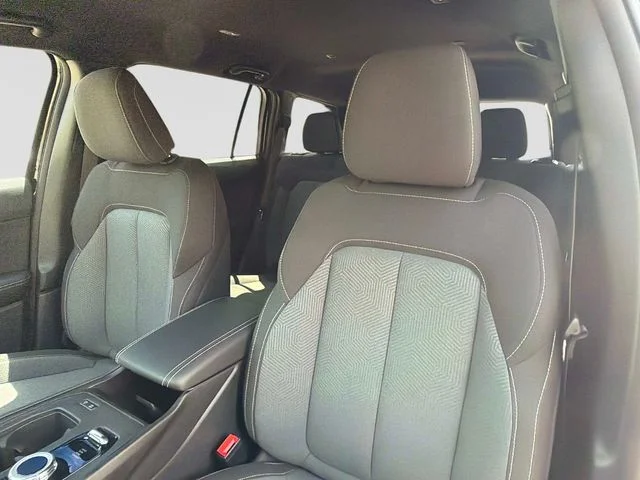 New 2026 Diamond Black Crystal Pearl-Coat Exterior Paint Jeep Laredo image 20