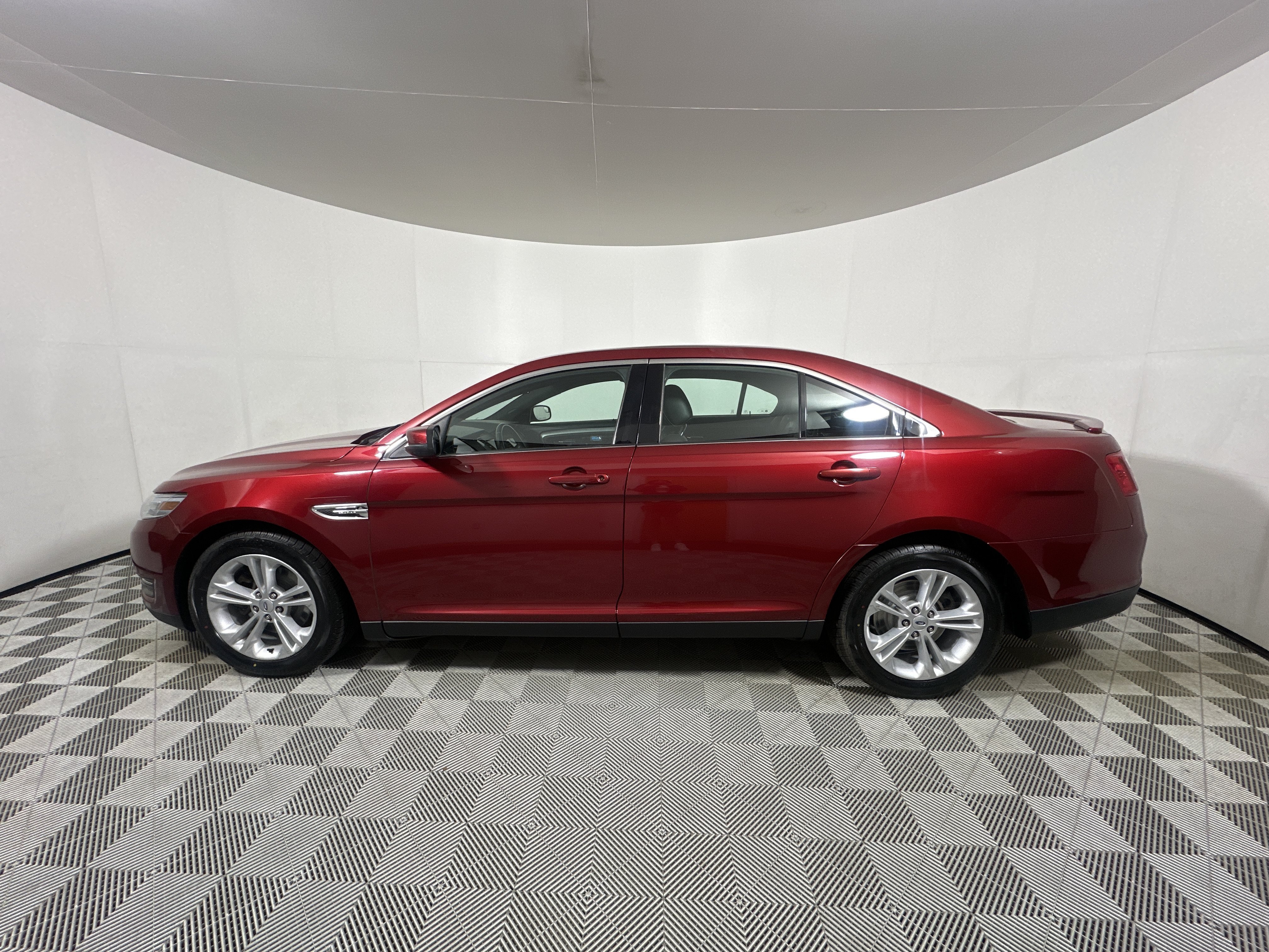 Used 2013 Ruby Red Metallic Tinted Ford SEL image 4